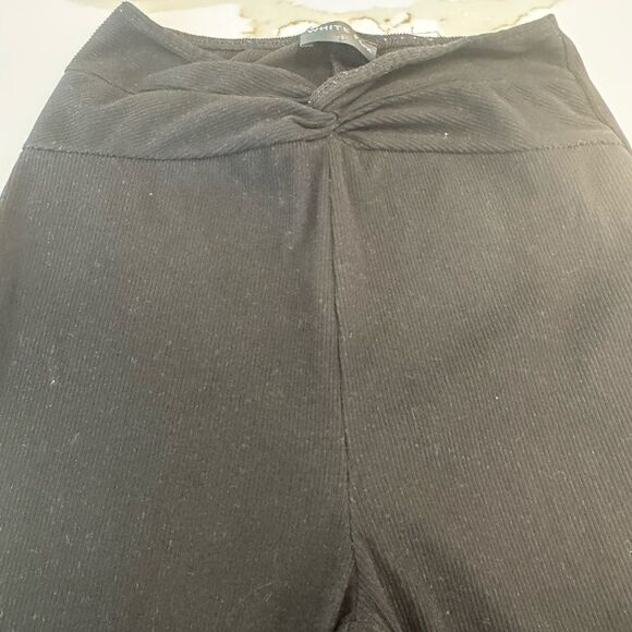 While Fox Ribbed Black stretchy Pants - Picture 5 of 5